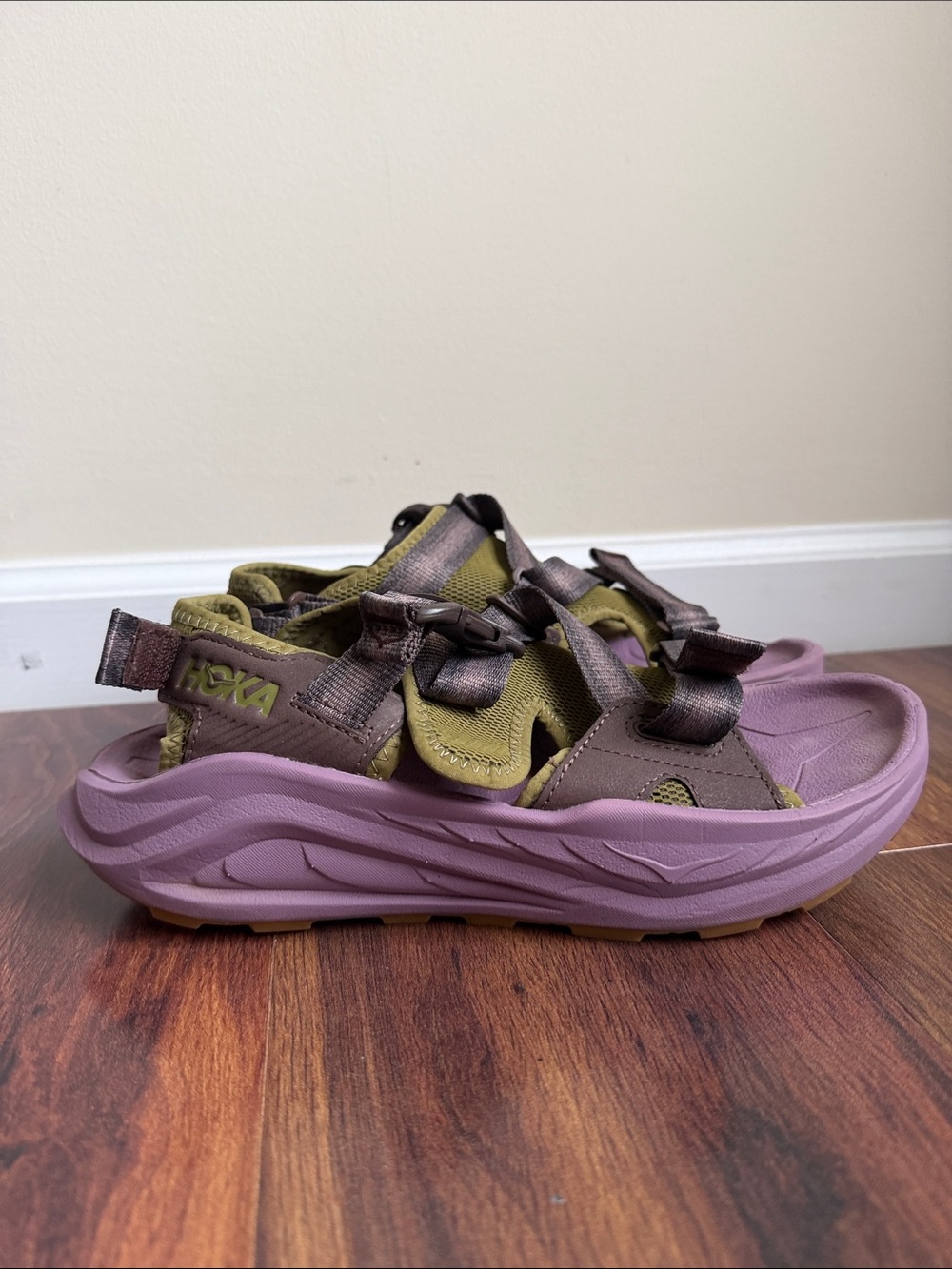 HOKA Women's Infini TC Sandal 9.5 Walnut Plum Jam Purple Green Hiking